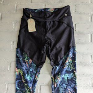 Maaji Activewear Seed Power Refresh Vitality Capri Fitness Leggings Yoga Pants M